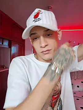 Snapshot of Ethanho0t chatting on November 17, 2025, 6:41 am Ethanho0t online show from November 17, 2025, 6:41 am