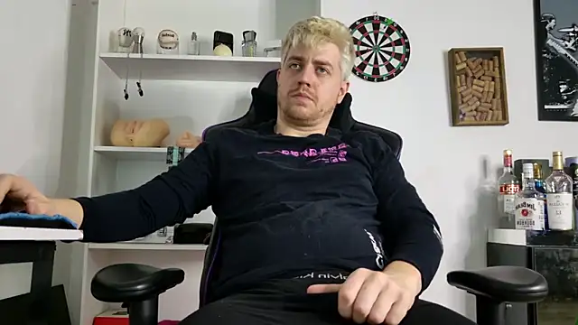 aaron nvk online show from April 14, 2026, 7:42 pm