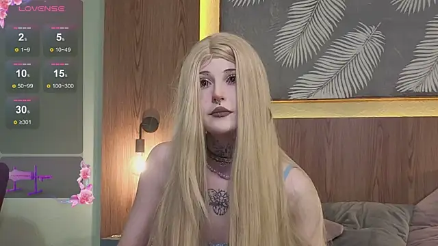 Snapshot of MilkMeSoftly chatting on October 29, 2025, 8:27 am MilkMeSoftly online show from October 29, 2025, 8:27 am