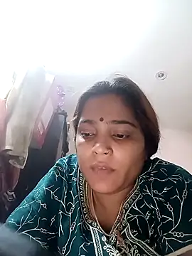 Snapshot of Trisha_71 chatting on April 3, 2026, 4:21 am Trisha 71 online show from April 3, 2026, 4:21 am