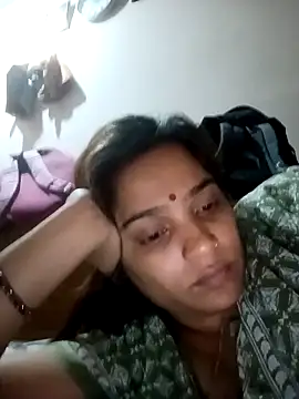 Snapshot of Trisha_71 chatting on April 4, 2026, 4:26 pm Trisha 71 online show from April 4, 2026, 4:26 pm