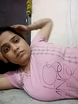 Snapshot of Trisha_71 chatting on April 17, 2026, 3:04 pm Trisha 71 online show from April 17, 2026, 3:04 pm