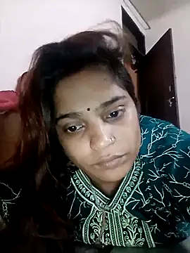 Snapshot of Trisha_71 chatting on April 29, 2026, 11:36 am Trisha 71 online show from April 29, 2026, 11:36 am