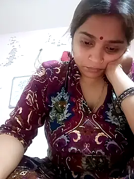 Snapshot of Trisha_71 chatting on May 10, 2026, 5:40 pm Trisha 71 online show from May 10, 2026, 5:40 pm
