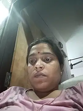 Snapshot of Trisha_71 chatting on May 13, 2026, 2:58 pm Trisha 71 online show from May 13, 2026, 2:58 pm