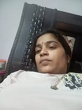 Snapshot of Trisha_71 chatting on May 16, 2026, 9:17 am Trisha 71 online show from May 16, 2026, 9:17 am