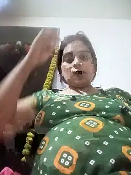 Snapshot of Trisha_71 chatting on May 23, 2026, 4:44 pm Trisha 71 online show from May 23, 2026, 4:44 pm