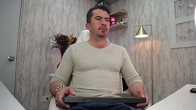 JuanKFit 45 online show from February 25, 2026, 3:38 am