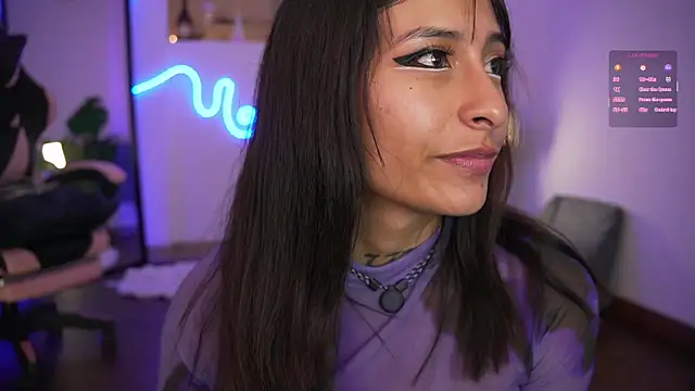 AnnieCouperr online show from March 29, 2026, 7:58 pm