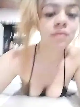 Snapshot of KATA_BLONDE chatting on October 10, 2025, 4:39 pm KATA BLONDE online show from October 10, 2025, 4:39 pm