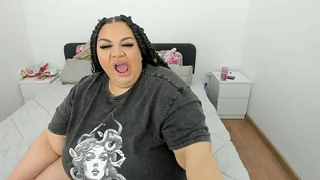 Snapshot of EvvaBBW chatting on November 25, 2025, 6:30 pm EvvaBBW online show from November 25, 2025, 6:30 pm