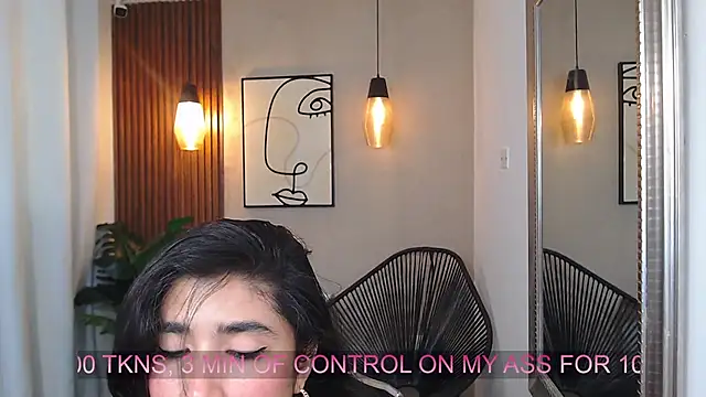 Lia Mar  online show from April 15, 2026, 6:04 pm