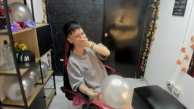 Snapshot of _Hannah_Hot chatting on March 8, 2026, 2:37 am Hannah Hot online show from March 8, 2026, 2:37 am