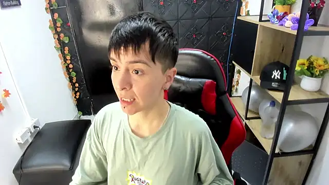 Snapshot of _Hannah_Hot chatting on March 18, 2026, 2:37 am Hannah Hot online show from March 18, 2026, 2:37 am