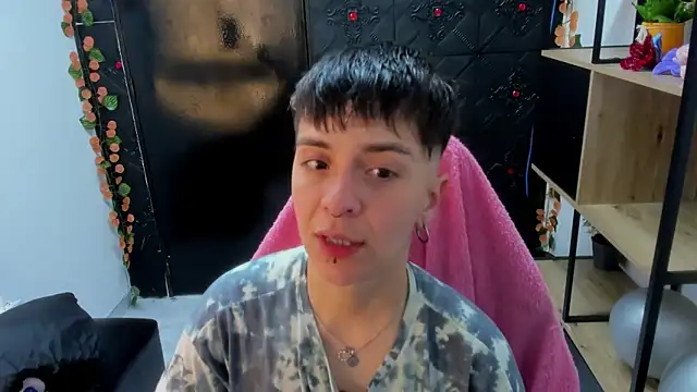 Snapshot of _Hannah_Hot chatting on April 3, 2026, 2:31 am Hannah Hot online show from April 3, 2026, 2:31 am