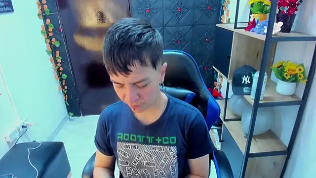 Snapshot of _Hannah_Hot chatting on April 9, 2026, 2:55 am Hannah Hot online show from April 9, 2026, 2:55 am