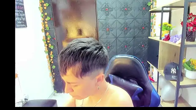 Snapshot of _Hannah_Hot chatting on April 11, 2026, 2:49 am Hannah Hot online show from April 11, 2026, 2:49 am