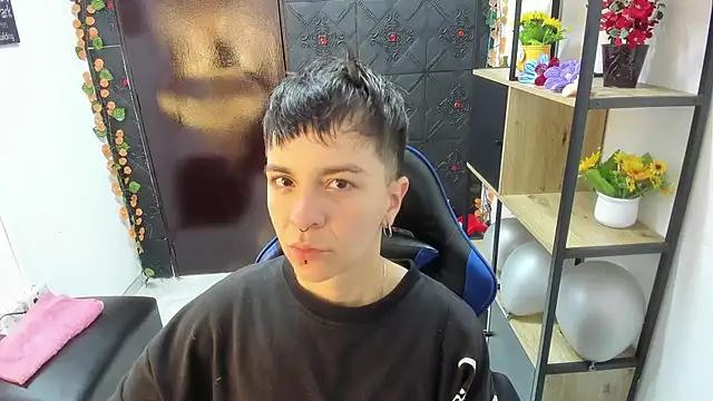 Snapshot of _Hannah_Hot chatting on April 12, 2026, 3:22 am Hannah Hot online show from April 12, 2026, 3:22 am