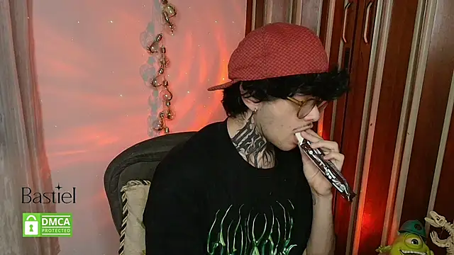 Mihail leroy online show from October 9, 2025, 1:36 am