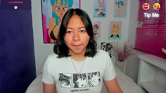 Snapshot of Louisa__clare chatting on November 22, 2025, 10:31 pm Louisa clare online show from November 22, 2025, 10:31 pm