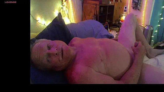 Pussyeat2please online show from February 17, 2026, 2:35 pm