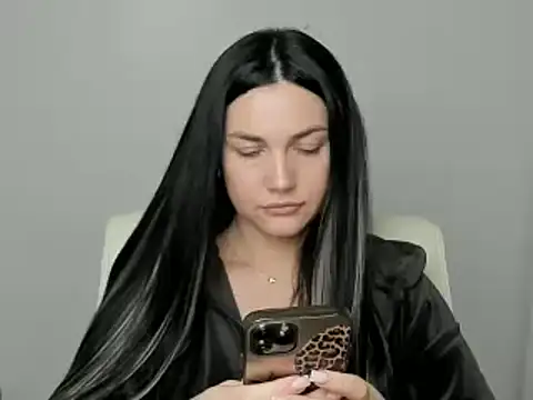 Lune Moon online show from October 9, 2025, 7:06 am