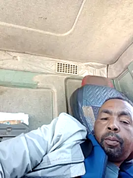 Snapshot of Bob_black chatting on March 31, 2026, 12:49 pm Bob black online show from March 31, 2026, 12:49 pm