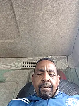 Snapshot of Bob_black chatting on April 8, 2026, 2:17 pm Bob black online show from April 8, 2026, 2:17 pm