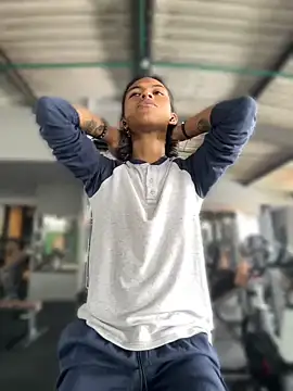 Snapshot of dreyk20 chatting on May 4, 2026, 2:57 pm dreyk20 online show from May 4, 2026, 2:57 pm