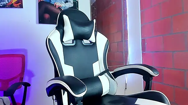 briamhoconor xh online show from March 19, 2026, 4:49 am