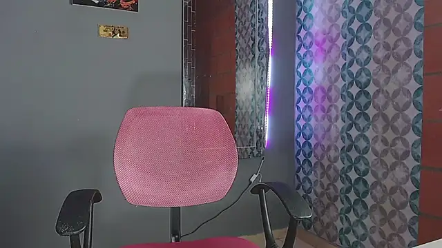 briamhoconor xh online show from April 15, 2026, 2:40 am