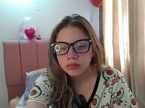 Snapshot of Alaina_Blessed chatting on November 12, 2025, 4:29 pm Alaina Blessed online show from November 12, 2025, 4:29 pm