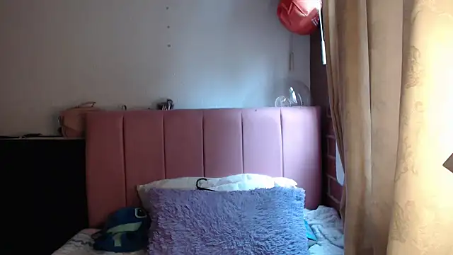 Snapshot of Alaina_Blessed chatting on November 29, 2025, 8:34 pm Alaina Blessed online show from November 29, 2025, 8:34 pm