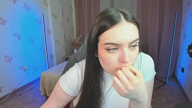  Shy Jenny  online show from May 17, 2026, 1:03 am