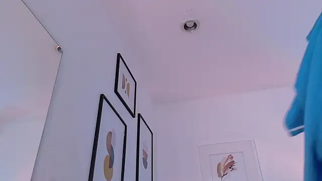 Snapshot of cutepetitee chatting on April 21, 2026, 1:42 am cutepetitee online show from April 21, 2026, 1:42 am