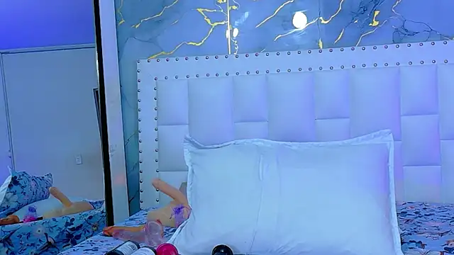 Snapshot of cutepetitee chatting on April 22, 2026, 7:48 pm cutepetitee online show from April 22, 2026, 7:48 pm