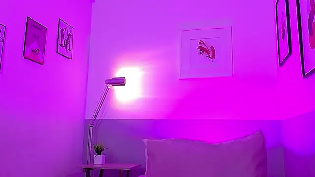 Snapshot of cutepetitee chatting on April 29, 2026, 7:31 pm cutepetitee online show from April 29, 2026, 7:31 pm