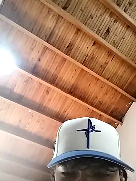 dani titan320 online show from April 18, 2026, 1:37 pm