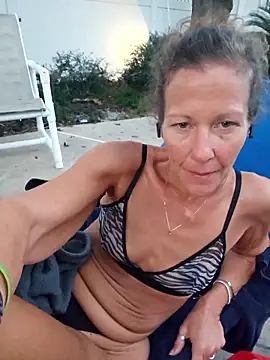 Snapshot of PhynneNicole chatting on November 26, 2025, 10:33 pm PhynneNicole online show from November 26, 2025, 10:33 pm