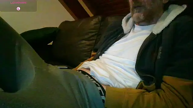 Snapshot of Vrenico-SC chatting on February 8, 2026, 10:35 pm Vrenico-SC online show from February 8, 2026, 10:35 pm