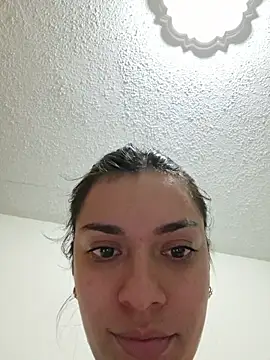 AmaiaSalvatore online show from April 18, 2026, 10:54 pm