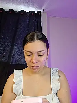 AmaiaSalvatore online show from May 15, 2026, 8:16 pm