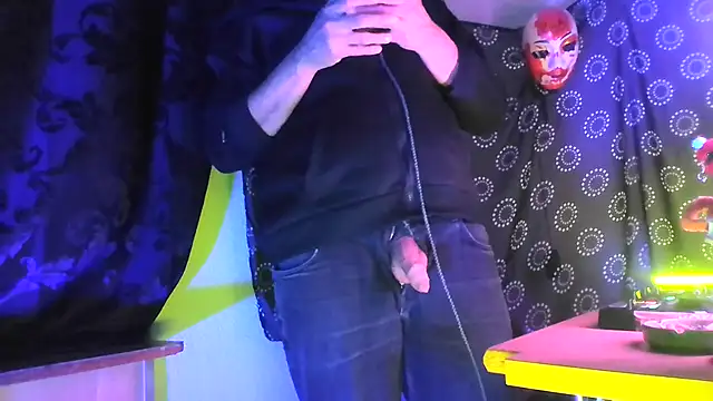 Snapshot of DjDiCKmannOnE chatting on February 1, 2026, 5:28 am DjDiCKmannOnE online show from February 1, 2026, 5:28 am