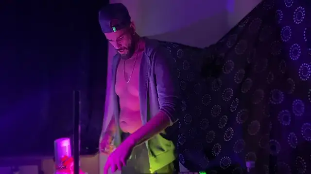 DjDiCKmannOnE online show from April 21, 2026, 8:23 pm