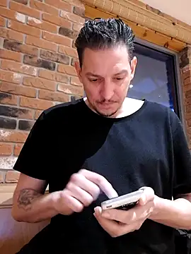 Snapshot of ARTANIS20 chatting on May 4, 2026, 6:48 pm ARTANIS20 online show from May 4, 2026, 6:48 pm