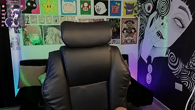 Yuhwan  online show from November 27, 2025, 5:48 pm