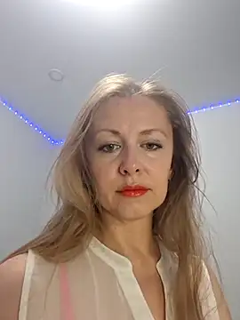 Snapshot of VChelsiV chatting on August 4, 2026, 7:27 pm VChelsiV online show from August 4, 2026, 7:27 pm