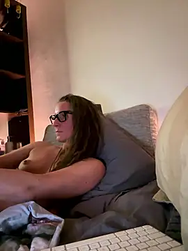 SwingWingWomanSweden online show from January 12, 2026, 9:42 pm