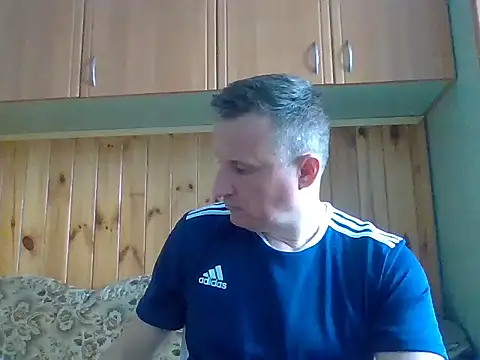 Snapshot of Maksymilian1 chatting on April 12, 2026, 10:09 am Maksymilian1 online show from April 12, 2026, 10:09 am