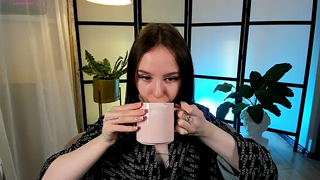 MarySparkle online show from October 10, 2025, 4:00 am